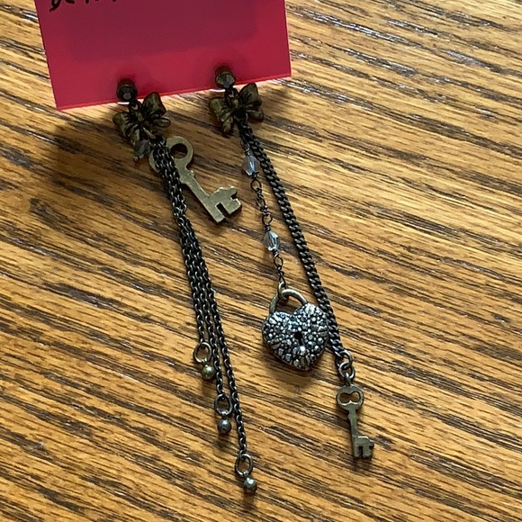 Betsey Johnson Dangle Lock & Key Crystal Earrings - Picture 5 of 6